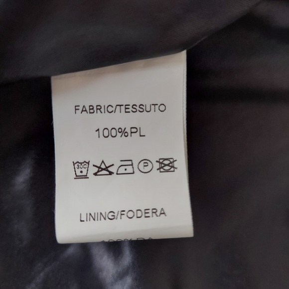 Madre Perla New Jacket, Italy - Picture 10 of 11